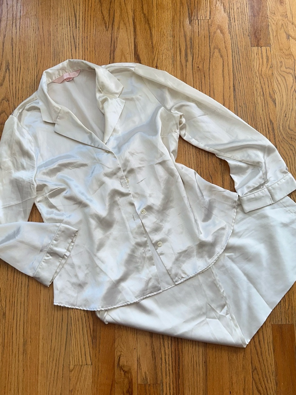 Victoria's Secret ‘99 Vintage Cream Satin PJ’s - Picture 4 of 11